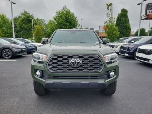 Used 2021 Toyota Tacoma TRD Off-Road w/ Technology Package AWD/4WD image 2