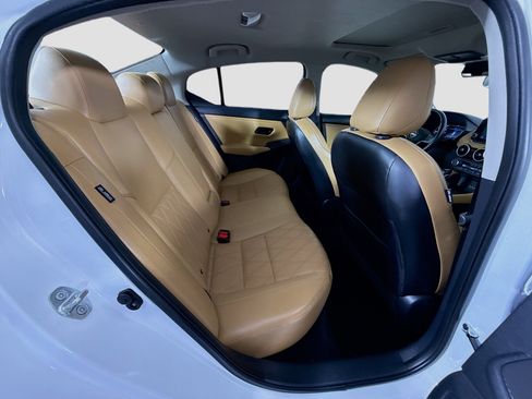 Used 2024 Nissan Sentra SV w/ SV Premium Package image 27