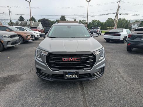Used 2023 GMC Terrain SLE w/ Elevation Edition AWD/4WD image 2