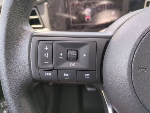 Used 2025 Nissan Kicks SV FWD image 27