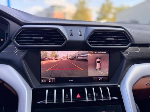 Used 2019 Lamborghini Urus AWD/4WD image 20