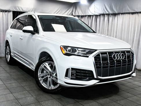 Used 2023 Audi Q7 3.0T Premium Plus w/ Premium Plus Package AWD/4WD image 3