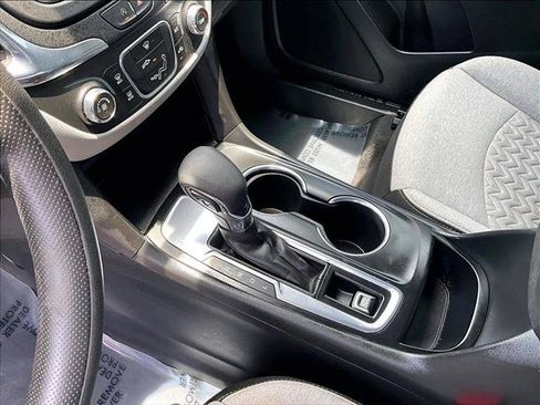 Used 2023 Chevrolet Equinox LS FWD image 15