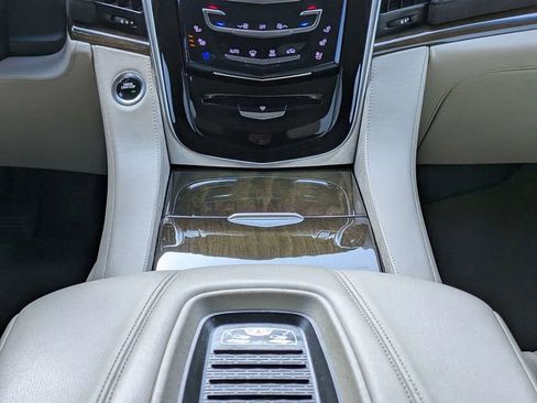 Used 2020 Cadillac Escalade Premium Luxury w/ LPO, Radiant Package AWD/4WD image 21