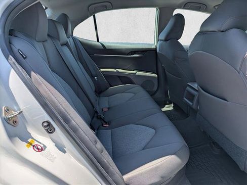 Used 2019 Toyota Camry LE FWD image 18
