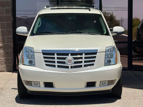 Used 2014 Cadillac Escalade Luxury AWD/4WD image 19