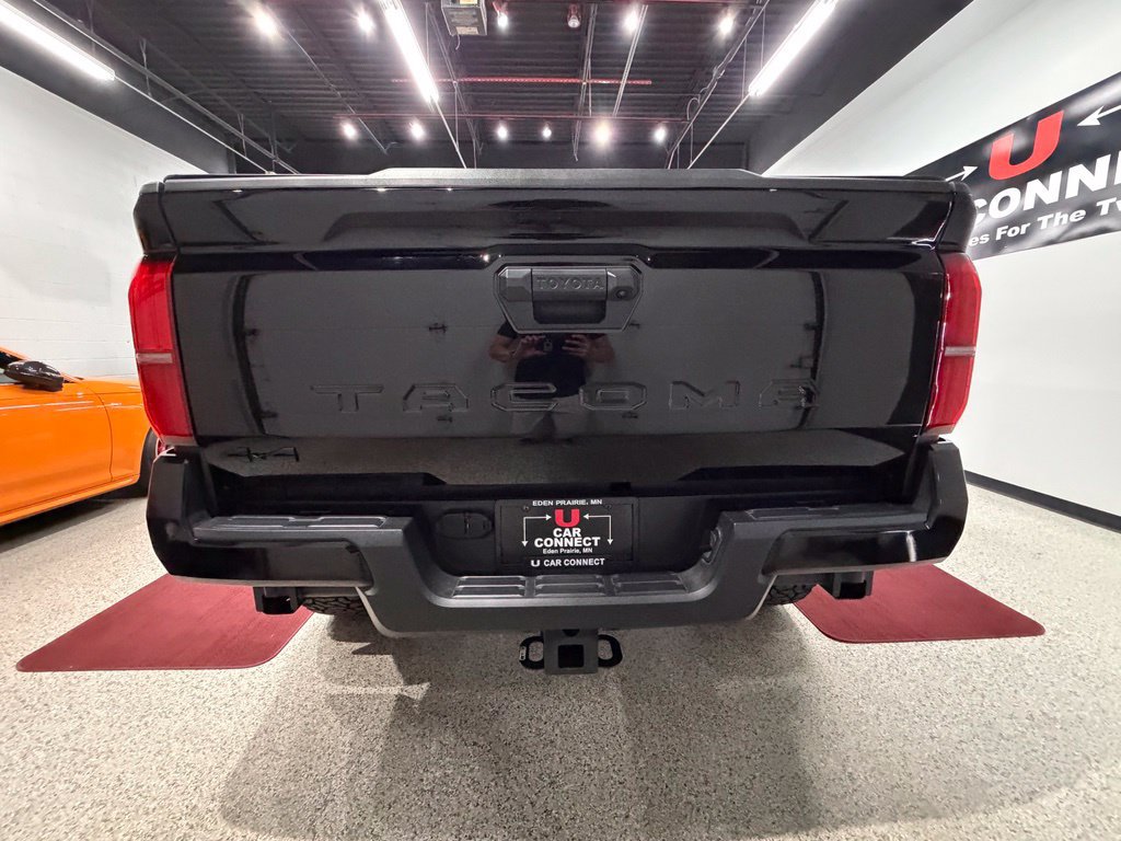 Used 2025 Toyota Tacoma TRD Off-Road AWD/4WD image 19