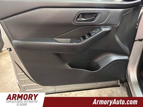 Used 2024 Nissan Rogue S image 7