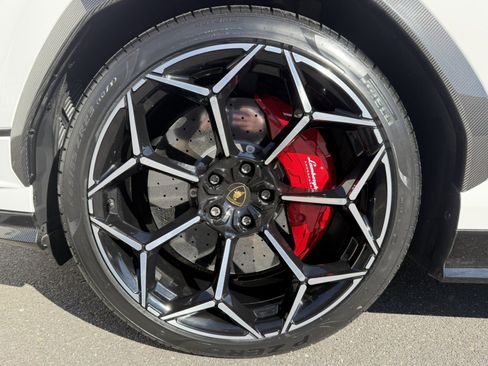 Used 2023 Lamborghini Urus Performante image 10