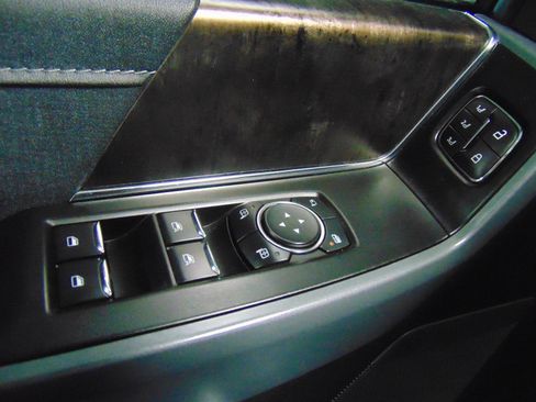 Used 2023 Ford F150 Lariat w/ Equipment Group 502A High image 8