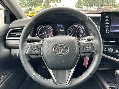 Used 2023 Toyota Camry SE FWD image 17