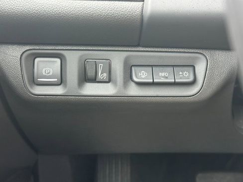 Used 2022 GMC Acadia SLT w/ Technology Package image 35