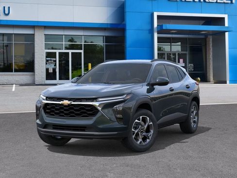 New 2026 Chevrolet Trax LT w/ LT Convenience Package FWD image 6