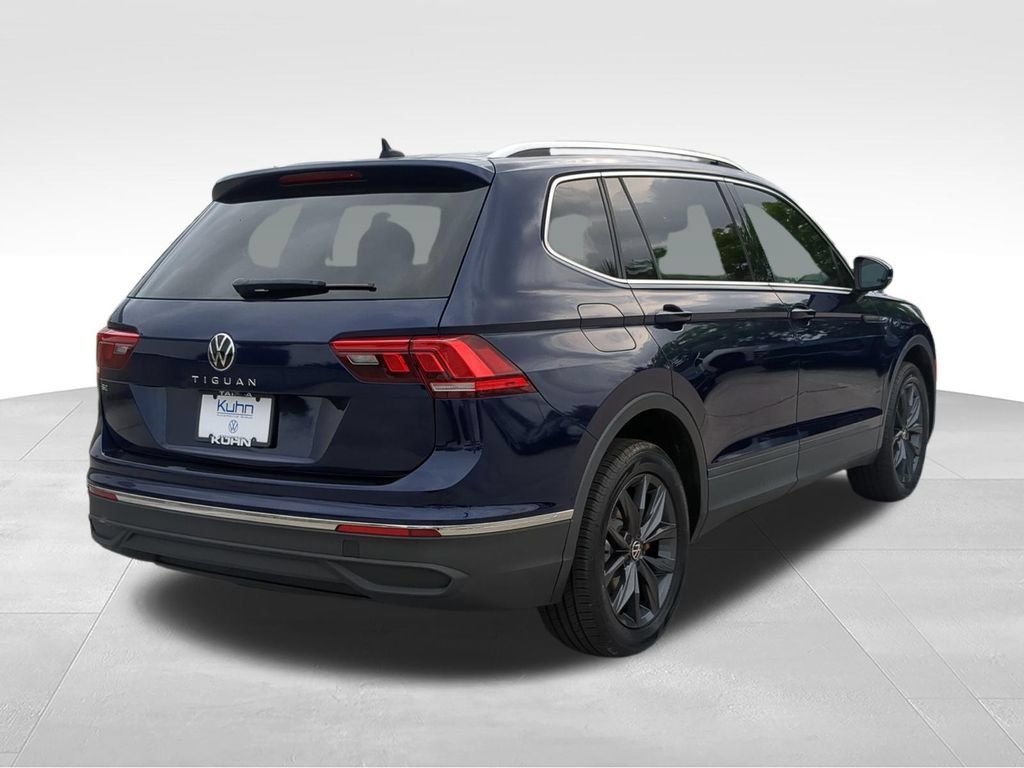 Certified 2022 Volkswagen Tiguan SE FWD image 3
