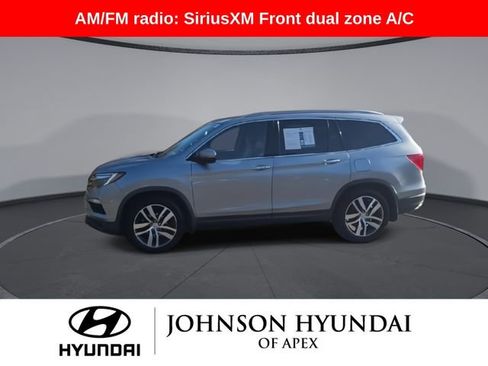 Used 2017 Honda Pilot Touring image 4