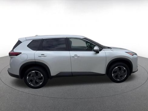 Used 2025 Nissan Rogue SV FWD image 16