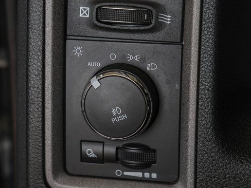 Used 2017 RAM 1500 Express w/ Express Value Package RWD image 26