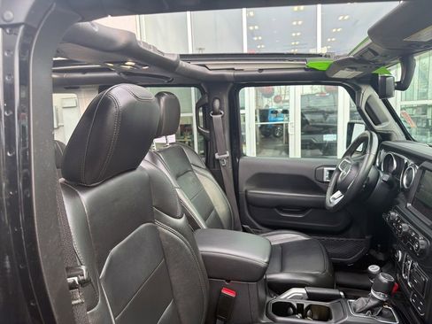 Certified 2022 Jeep Wrangler Unlimited Sahara image 22