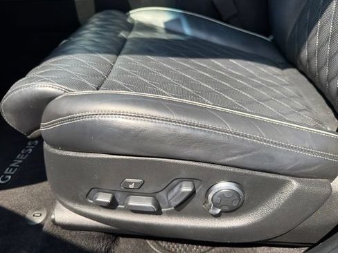 Used 2022 Genesis GV70 3.5T Sport w/ Sport Advanced Package AWD/4WD image 15