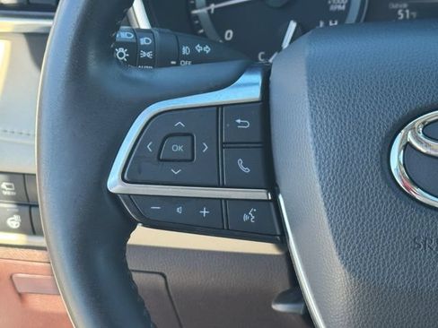 Used 2021 Toyota Highlander Platinum AWD/4WD image 29