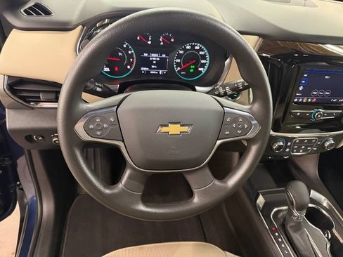 Used 2022 Chevrolet Traverse LS AWD/4WD image 22