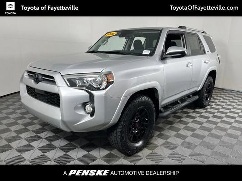 Used 2020 Toyota 4Runner SR5 AWD/4WD image 1