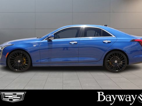 Used 2021 Cadillac CT4 Luxury RWD image 5