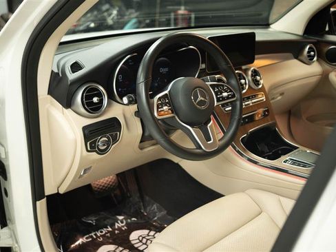 Used 2022 Mercedes-Benz GLC 300 4MATIC image 10