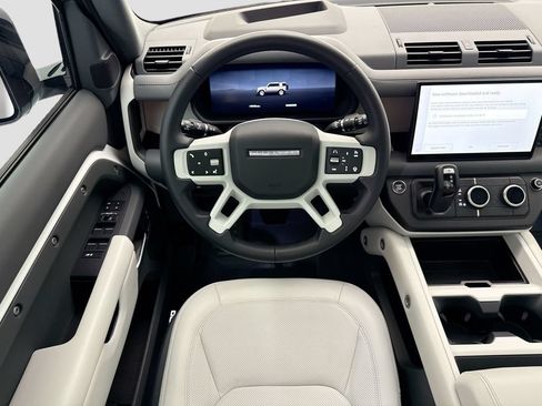 Used 2025 Land Rover Defender 110 X-Dynamic SE AWD/4WD image 10