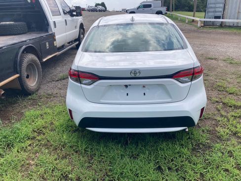 Used 2022 Toyota Corolla LE FWD image 13