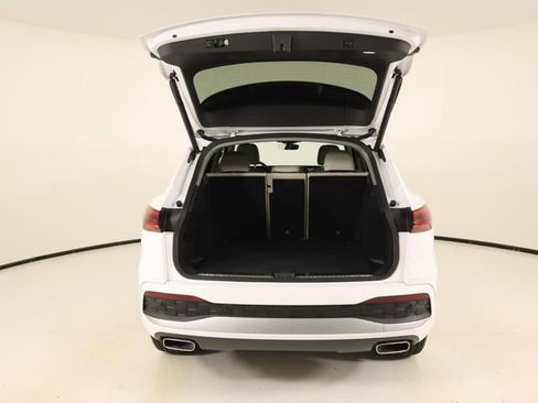 Used 2025 Audi Q5 Premium w/ Convenience Package image 24