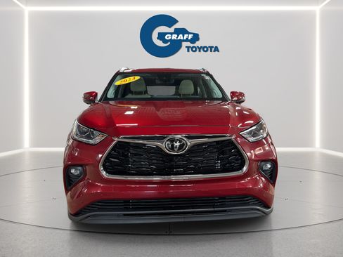 Used 2024 Toyota Highlander Limited AWD/4WD image 12