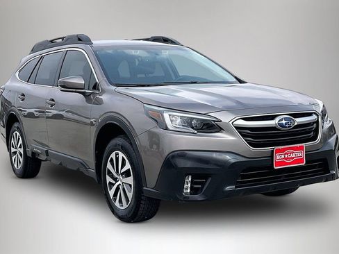Used 2022 Subaru Outback Premium image 1