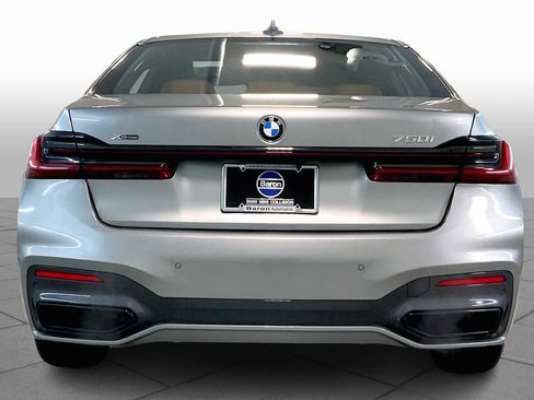 Used 2021 BMW 750i xDrive w/ Autobahn Package image 5