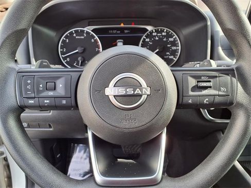 Used 2023 Nissan Rogue S image 9