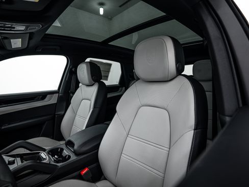Certified 2026 Porsche Cayenne image 21
