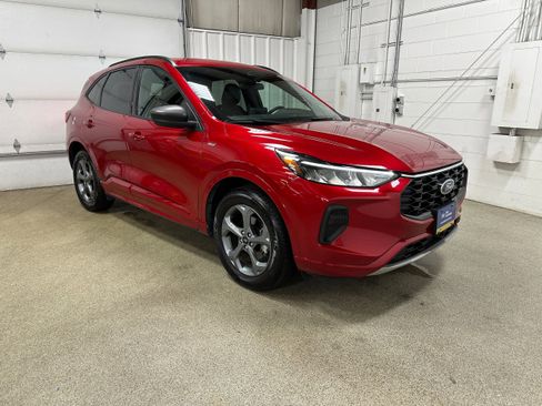 Certified 2024 Ford Escape ST-Line image 3