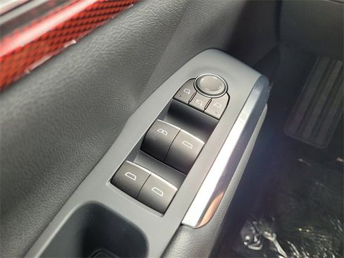 Used 2025 Chevrolet Traverse RS w/ LPO, Floor Liner Package image 26