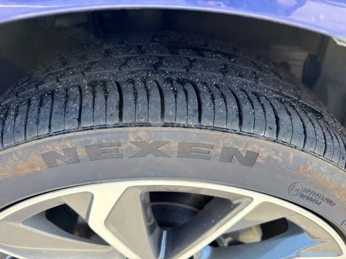 Used 2022 Toyota Corolla SE FWD image 2