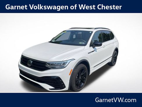 Used 2023 Volkswagen Tiguan SE R-Line AWD/4WD image 1