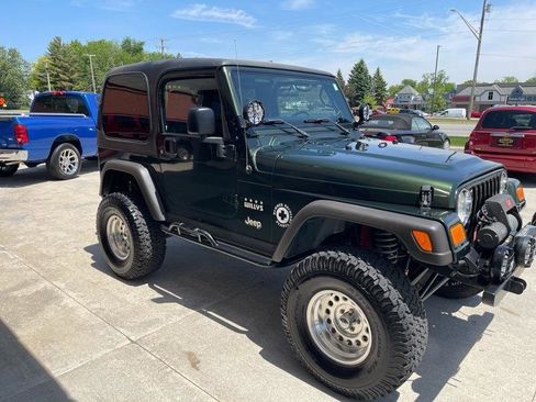 Used 2004 Jeep Wrangler X w/ Convenience Group AWD/4WD image 8