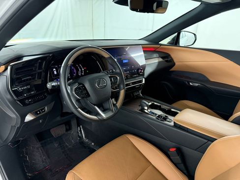 Used 2023 Lexus RX 350 Premium Plus w/ Cold Area Package FWD image 4