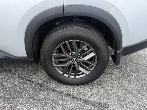 Used 2025 Nissan Rogue S FWD image 22