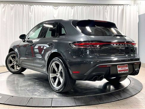 Used 2025 Porsche Macan image 3