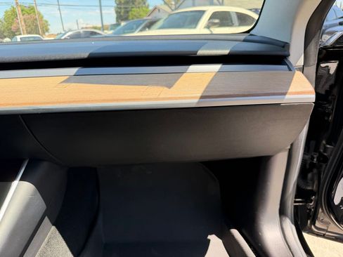 Used 2018 Tesla Model 3 Long Range RWD image 33
