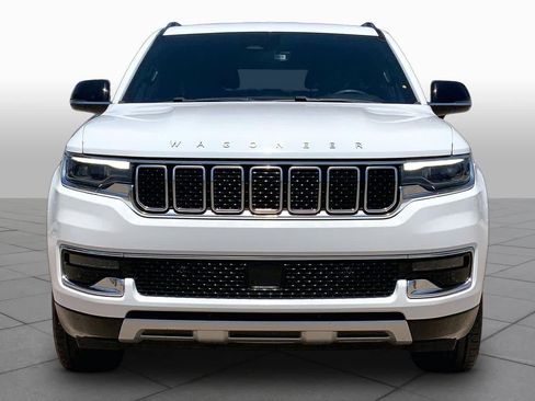 Used 2024 Jeep Wagoneer Series II w/ Flexible Seating Group RWD image 4