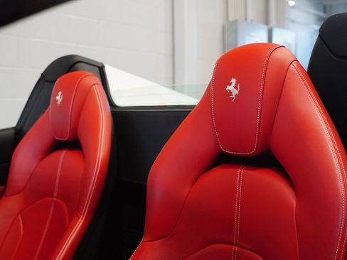 Used 2021 Ferrari F8 Tributo image 16