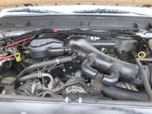 Used 2015 Ford F450 XL w/ Snow Plow Prep Package image 37