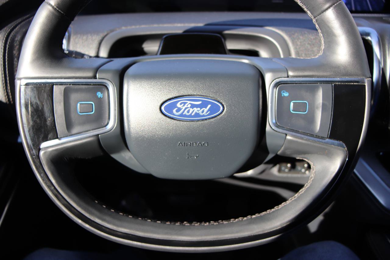 Used 2025 Ford Expedition Max Platinum AWD/4WD image 36