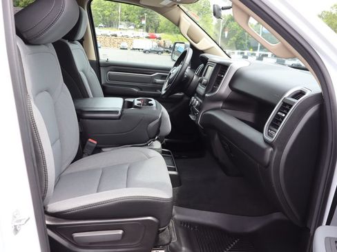 Used 2019 RAM 1500 Big Horn AWD/4WD image 16
